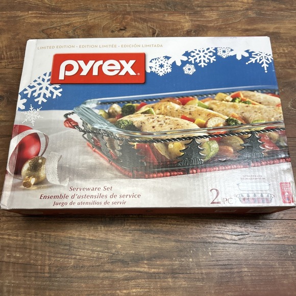 Pyrex Other - Pyrex Christmas Tree Basket Holiday Serveware 2 Piece Set Limited Edition NEW